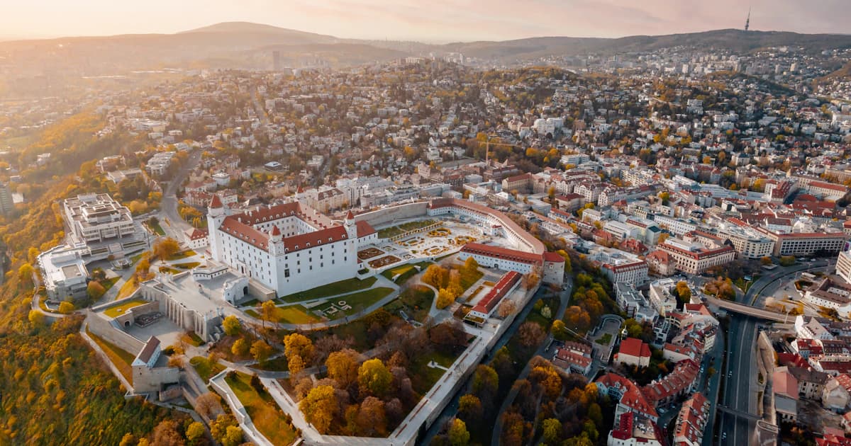 Kúzelník v Bratislave: Ako nájsť a objednať profesionála (2025)